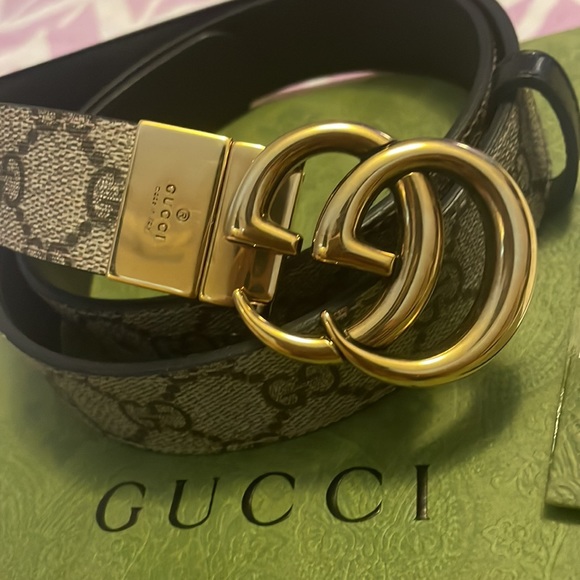 100% authentic Gucci belt comes with bag & receipts - Picture 2 of 4